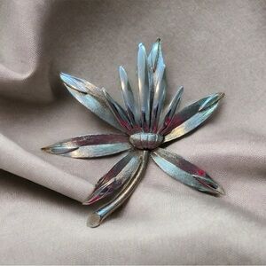 Vintage PIM pin. Elegant brooch.